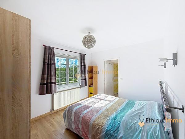 Coup de cœur assuré ! Maison familiale de 161 m² avec véranda chauffée et terrain arboré de 2 800 m²