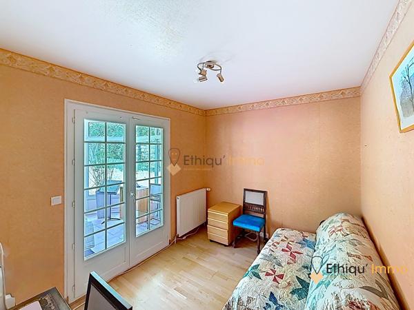 Coup de cœur assuré ! Maison familiale de 161 m² avec véranda chauffée et terrain arboré de 2 800 m²