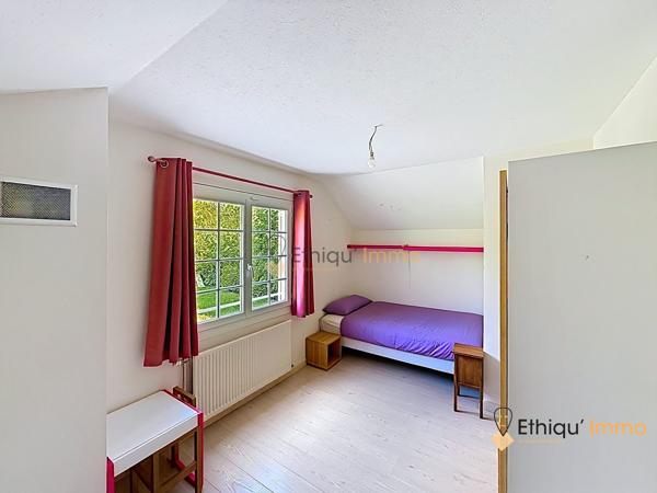 Coup de cœur assuré ! Maison familiale de 161 m² avec véranda chauffée et terrain arboré de 2 800 m²