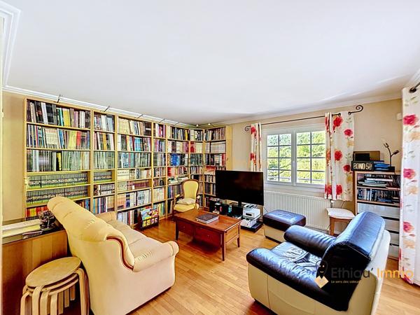 Coup de cœur assuré ! Maison familiale de 161 m² avec véranda chauffée et terrain arboré de 2 800 m²