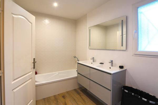 Maison familiale, chaleureuse et lumineuse dans quartier résidentiel - La Brède