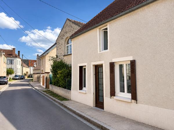 Maison
         3 pièces
        - 105 m² 100 000 € *
