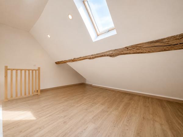 Maison
         3 pièces
        - 105 m² 100 000 € *