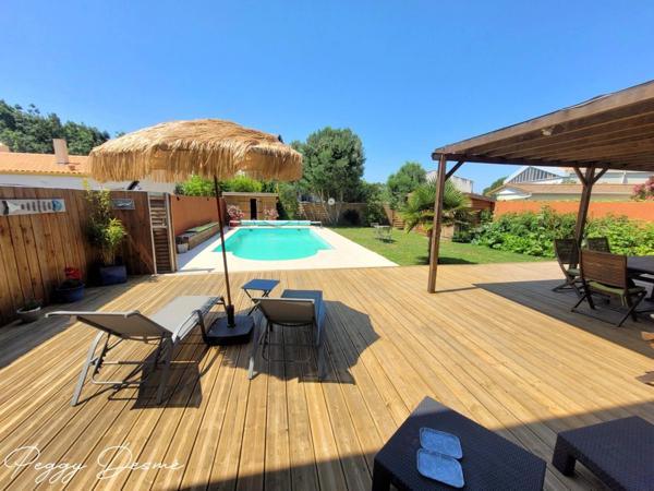 Dpt Charente Maritime (17), à vendre CHATELAILLON PLAGE Villa de 170 m² - Piscine - Terrain de 627,00 m²