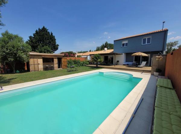 Dpt Charente Maritime (17), à vendre CHATELAILLON PLAGE Villa de 170 m² - Piscine - Terrain de 627,00 m²