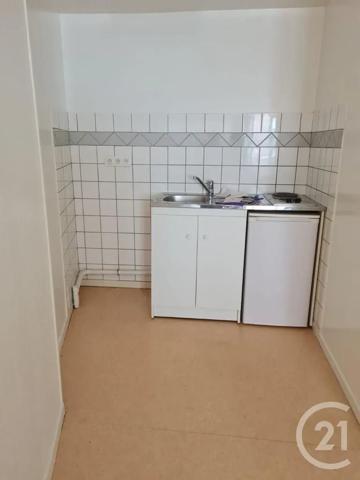 Immeuble à vendre  300 m 2   ST QUENTIN  - 02