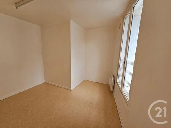 Immeuble à vendre  300 m 2   ST QUENTIN  - 02