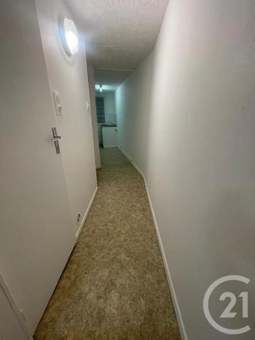 Immeuble à vendre  300 m 2   ST QUENTIN  - 02