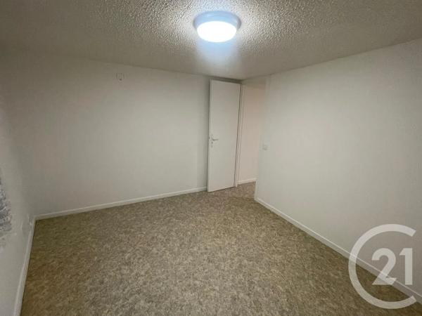 Immeuble à vendre  300 m 2   ST QUENTIN  - 02