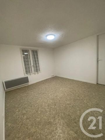 Immeuble à vendre  300 m 2   ST QUENTIN  - 02