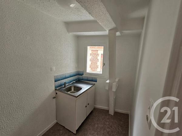Immeuble à vendre  300 m 2   ST QUENTIN  - 02