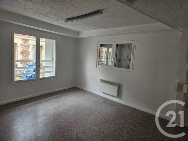 Immeuble à vendre  300 m 2   ST QUENTIN  - 02