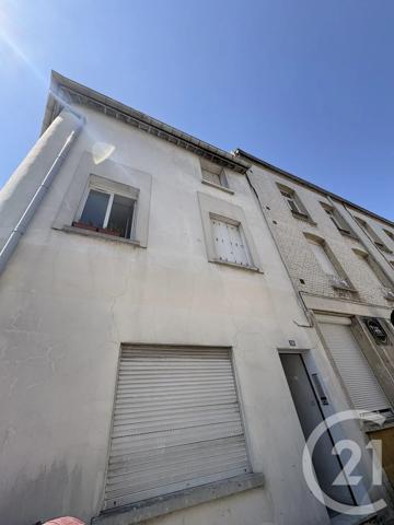 Immeuble à vendre  300 m 2   ST QUENTIN  - 02