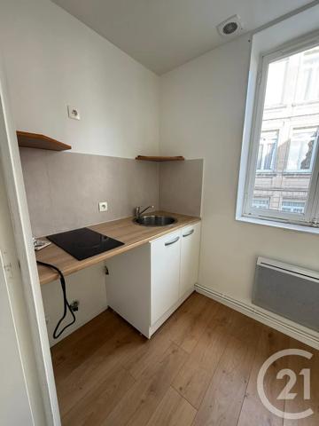 Immeuble à vendre  300 m 2   ST QUENTIN  - 02