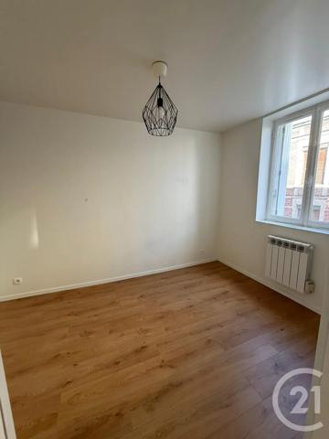 Immeuble à vendre  300 m 2   ST QUENTIN  - 02