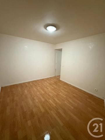 Immeuble à vendre  300 m 2   ST QUENTIN  - 02
