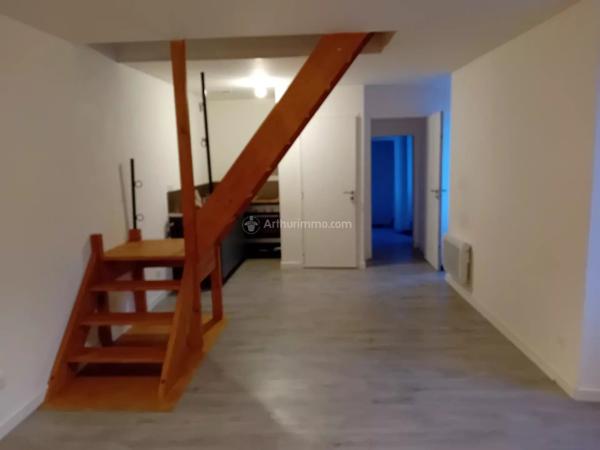 Location Appartement 3 pièces 53 m2 à Monestiés