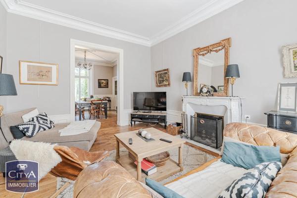 Maison à vendre 8 pièces 220m² Chinon (37500)