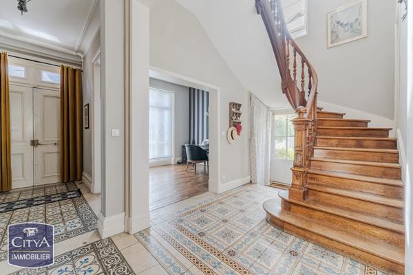 Maison à vendre 8 pièces 220m² Chinon (37500)