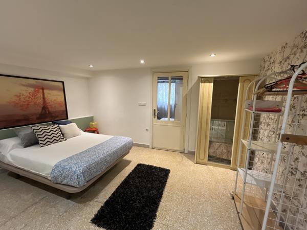 Agde (34300) DEPT 34 - AGDE. IMMEUBLE DE RAPPORT. TROIS APPARTEMENTS, UNE SEULE ADRESSE : UN PLACEMENT IDÉAL AU CŒUR D’AGDE