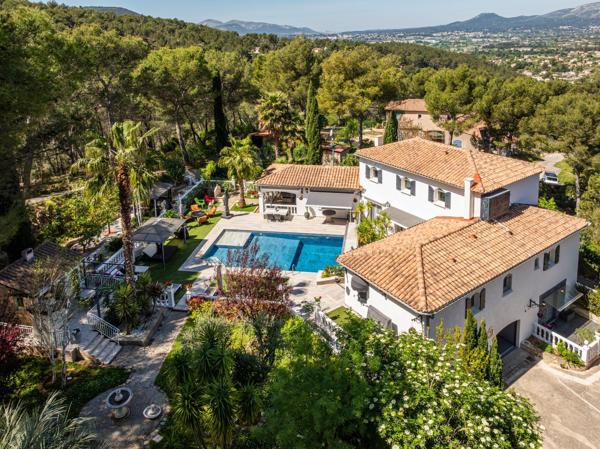 Vente Maison de luxe Gémenos 7 Pièces 401 m²
