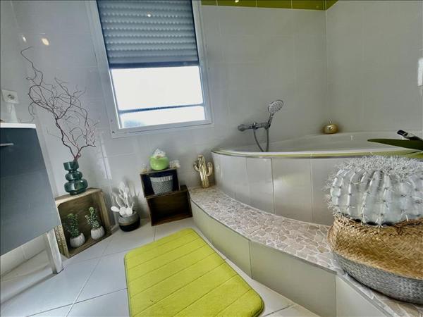 Maison à vendre |  La Chapelle-sur-Erdre |  4 pièces | 124 m²