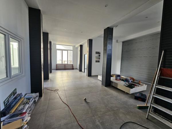 Immeuble
        
        - 700 m² 339 500 € *