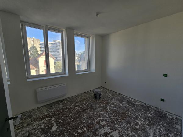 Immeuble
        
        - 700 m² 339 500 € *