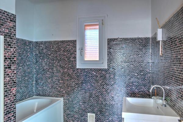 GENAY (69) - Maison 141 m² - 7 pièces - 1775 m² de terrain - Fort potentiel