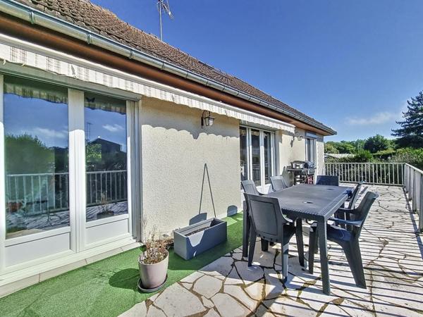 à 5mn de la gare Direct Paris, proche commodités