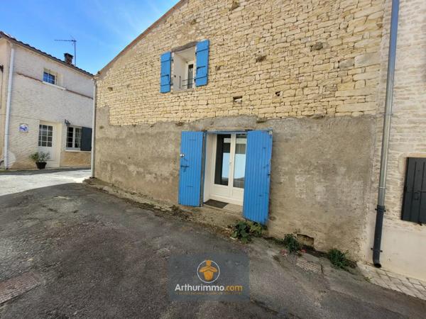 Vente                                                      Maison
                        
                     3 pièces                      45 m2                     à Courçon