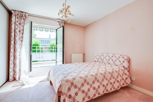 A VENDRE MAISON FAMILIALE NANTES JARDIN DES PLANTES AVEC GARAGE ET PATIO