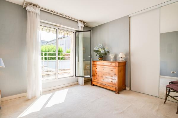 A VENDRE MAISON FAMILIALE NANTES JARDIN DES PLANTES AVEC GARAGE ET PATIO
