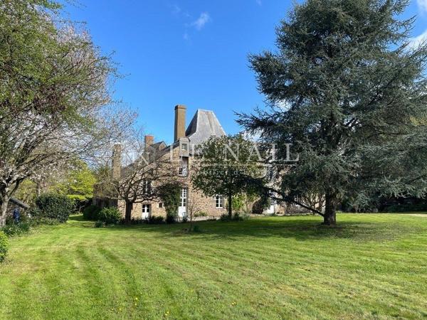 Élégant château de campagne des XVIIe et XVIIIe siècles au cœur de la Haute-Bretagne