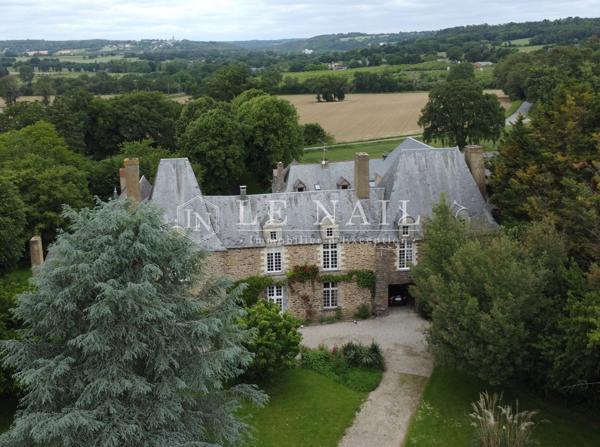 Élégant château de campagne des XVIIe et XVIIIe siècles au cœur de la Haute-Bretagne