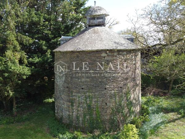 Élégant château de campagne des XVIIe et XVIIIe siècles au cœur de la Haute-Bretagne