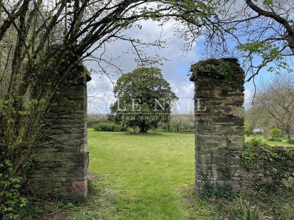 Élégant château de campagne des XVIIe et XVIIIe siècles au cœur de la Haute-Bretagne
