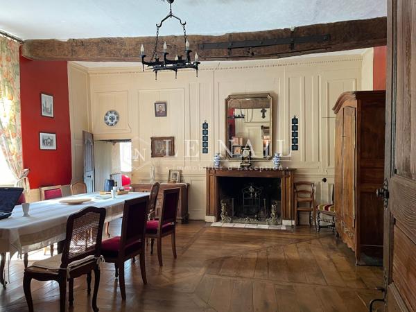 Élégant château de campagne des XVIIe et XVIIIe siècles au cœur de la Haute-Bretagne