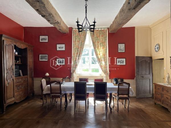 Élégant château de campagne des XVIIe et XVIIIe siècles au cœur de la Haute-Bretagne