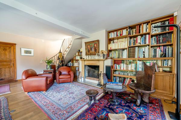 Grande maison familiale, beau jardin, calme.