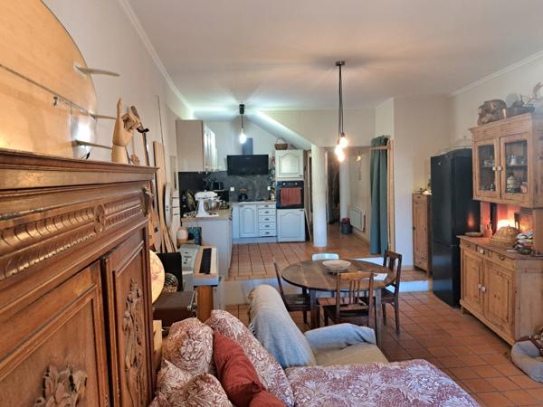 Maison de village avec local commercial 6 pièces SAINT MICHEL L'OBSERVATOIRE (04)