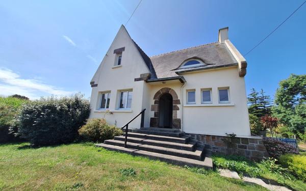 Maison à vendre    6 pièces • 105 m2 Plougasnou