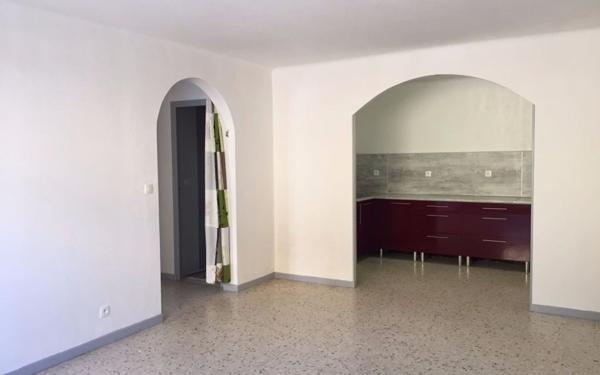 Appartement à vendre    3 pièces • 69 m2 Mèze