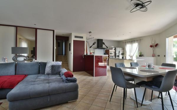 Maison à vendre    4 pièces • 126 m2 Romans-sur-Isère