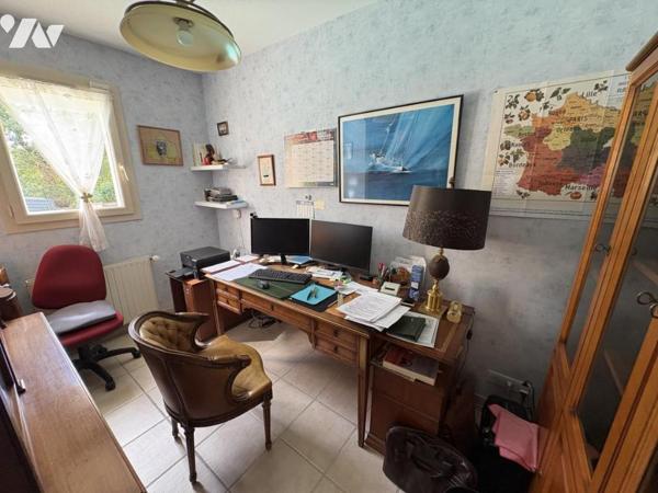 NIORT QUARTIER STE PEZENNE, pavillon de plain-pied de 139 m² 