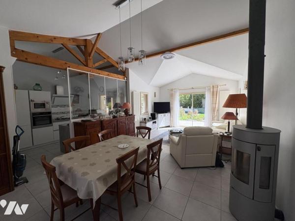 NIORT QUARTIER STE PEZENNE, pavillon de plain-pied de 139 m² 