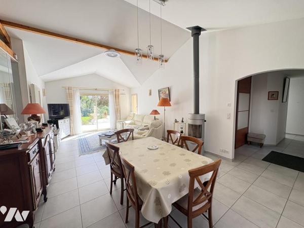 NIORT QUARTIER STE PEZENNE, pavillon de plain-pied de 139 m² 