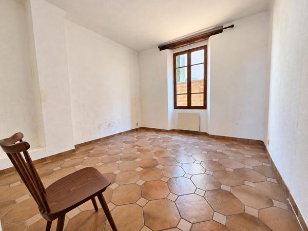Appartement 3 pièces à rénover – Vallauris centre