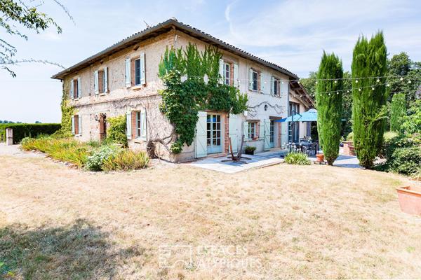 Panorama et calme absolu pour cette bâtisse rénovée et pleine de charme.