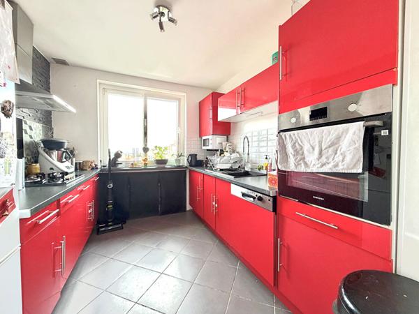 T5 lumineux avec vue dégagée, ascenseur et proche commodités